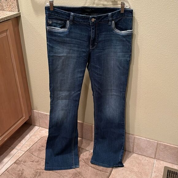 White House Black Market woman's blinged out denim jeans - Picture 2 of 11